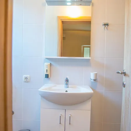 Fusion Apartment *